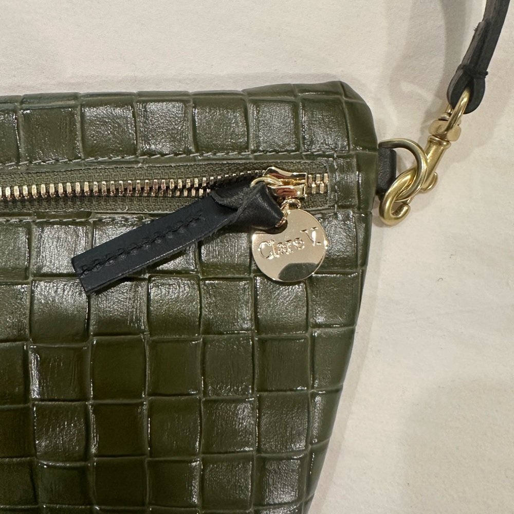 Elegant Dark Green Woven Shoulder Bag - Picture 2 of 6